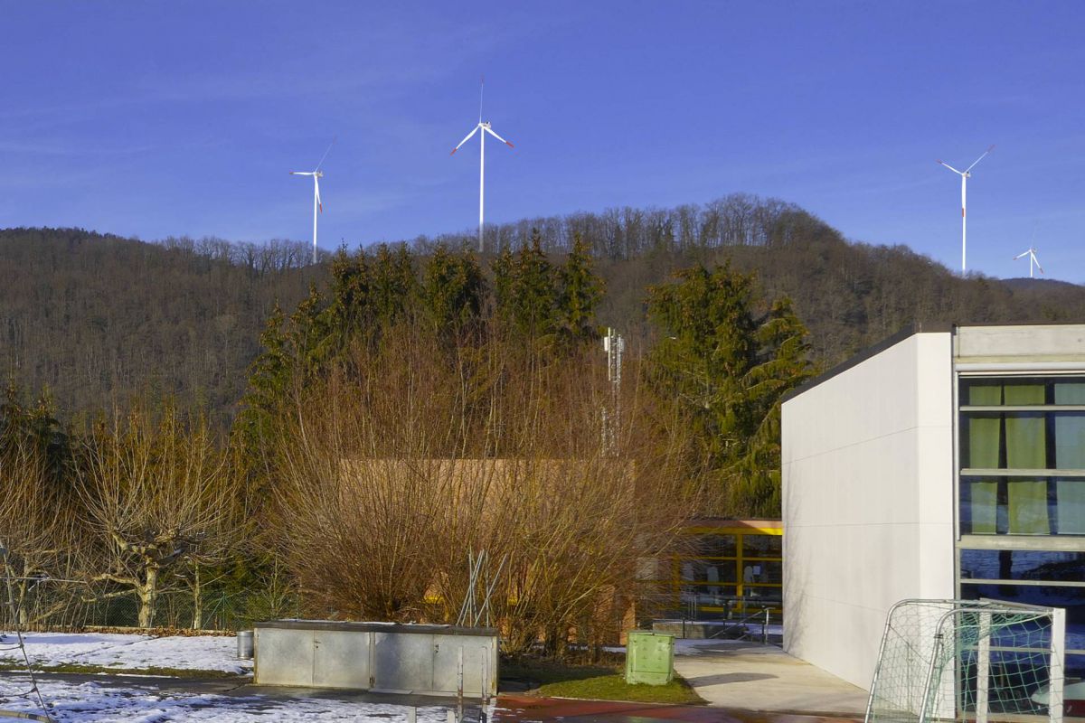 Ansicht von der Turnhalle Schulhaus Eich in Kleinlützel